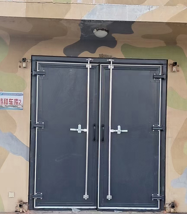 留坝工业平开门