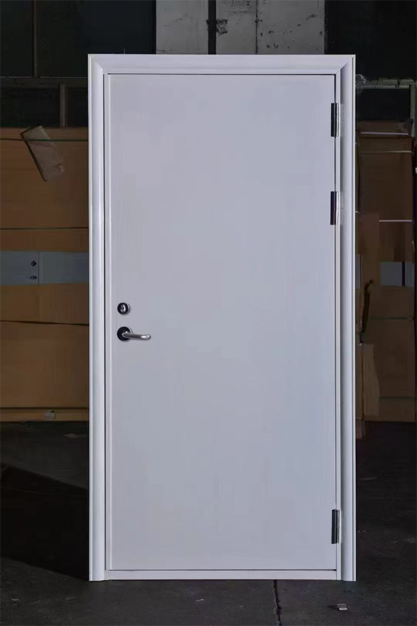 社区活动中心加装留坝防火门保障居民安全